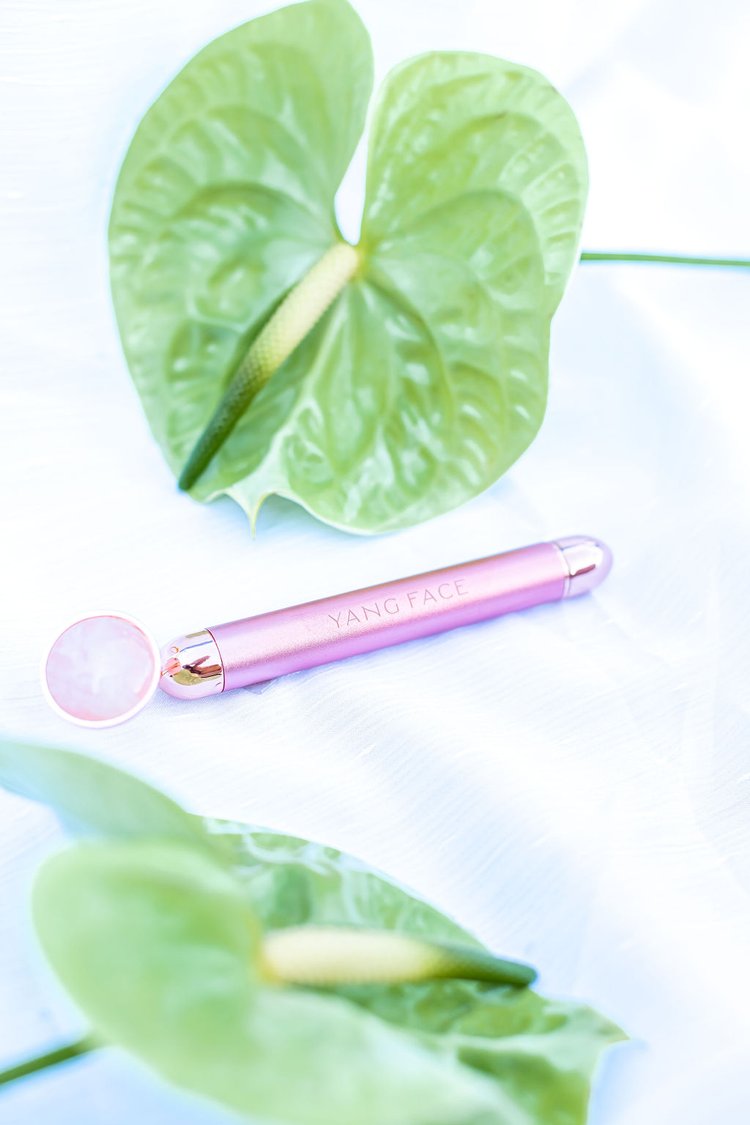 Vibrating Rose Quartz Gua Sha Tool Yang Face Vibrating Rose Quartz Gua Sha Tool Yang Face